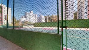 Image 21 - 879715